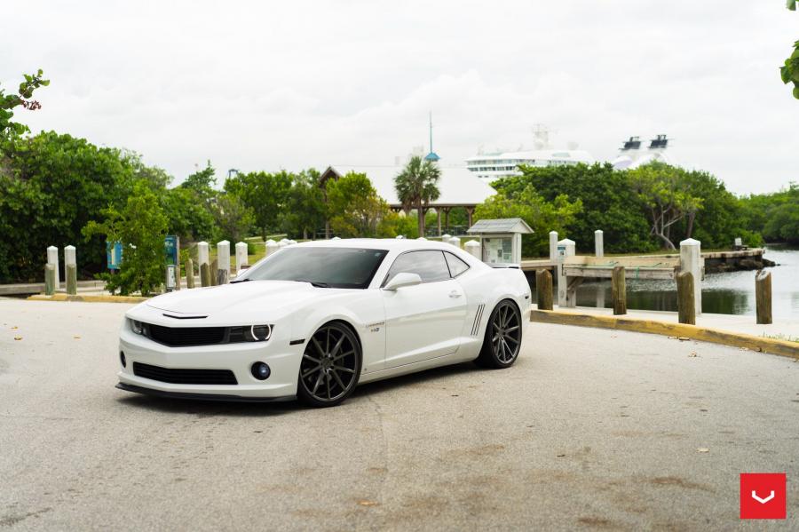  Chevrolet Camaro SS on Vossen Wheels (VFS1) 2017 года  (фото 20 из 25)